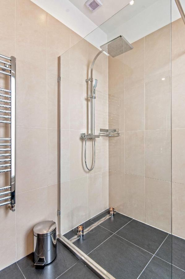 Luxury Paulay Street Apartment บูดาเปสต์ ภายนอก รูปภาพ