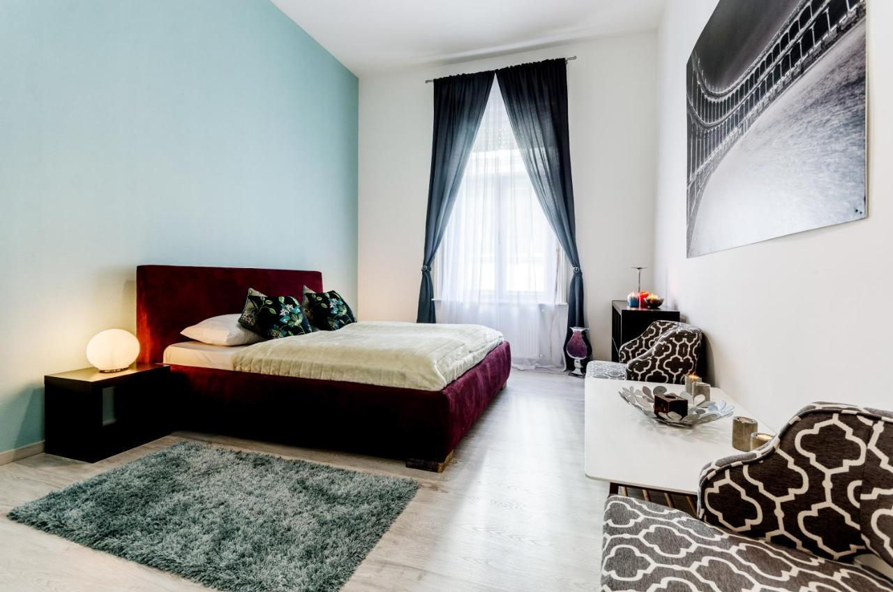 Luxury Paulay Street Apartment บูดาเปสต์ ภายนอก รูปภาพ