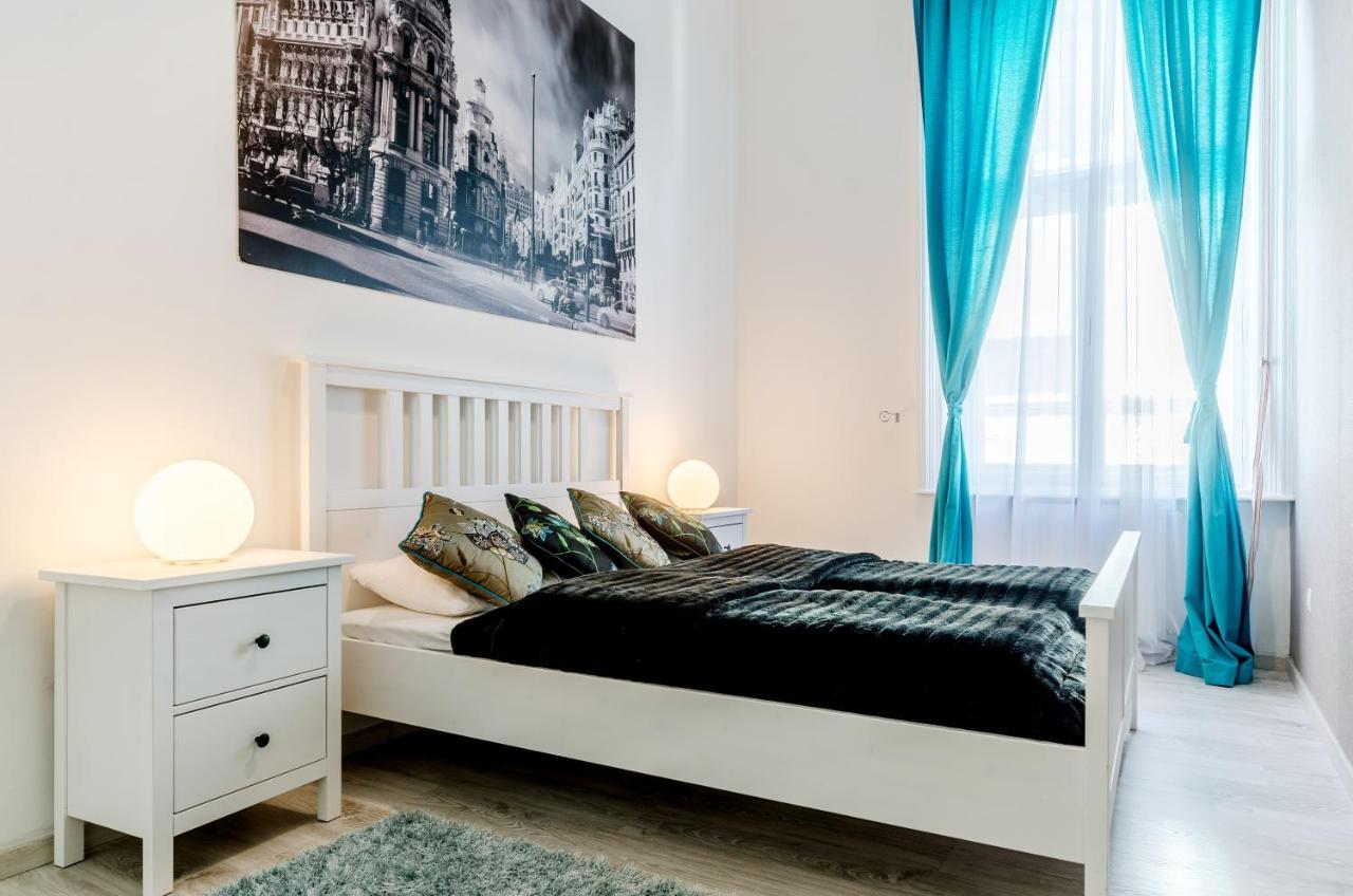 Luxury Paulay Street Apartment บูดาเปสต์ ภายนอก รูปภาพ